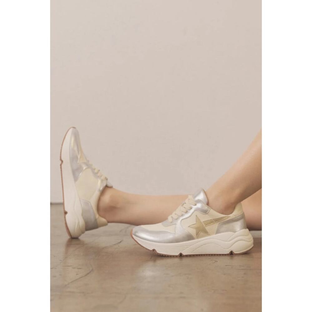 Oasis Society The Kaitlyn Shooting Star Lace‎ Up Sneakers Women Size 10 Silver
